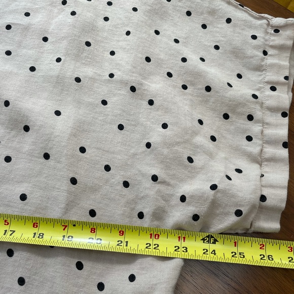 Black crane linen dotted tee. - Picture 9 of 10